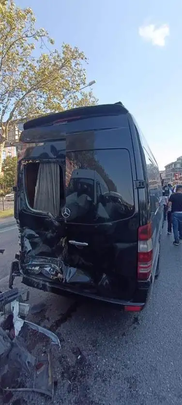 Beyoğlu’nda 6 turistin yaralandığı zincirleme kaza kamerada